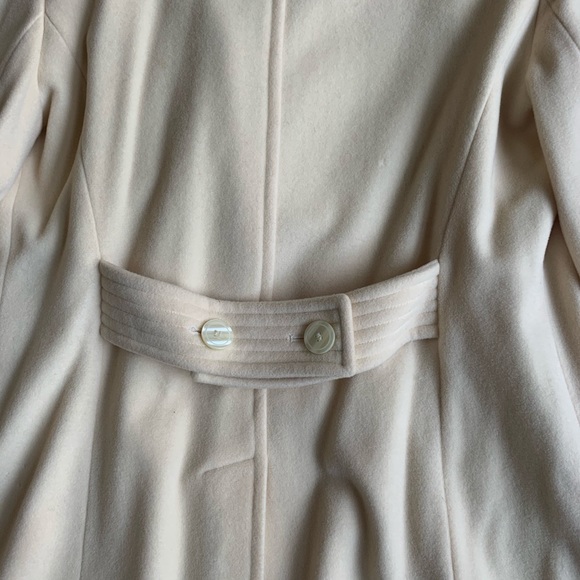 Formal cream colored jacket - Picture 7 of 8